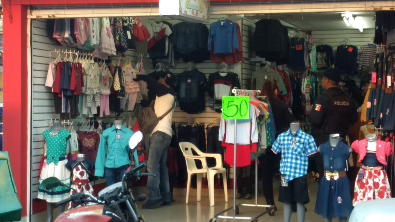 Busca la FGR y policías de Mazatlán marcas piratas; clausuraron tiendas en  el centro – Reporteros Asociados