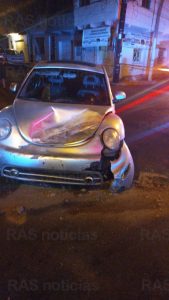 Image result for Auto impacta auriga y la vuelca en la Zaragoza; una familia sale lesionada